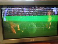 JVC AV32L2EUGR - Ekran robi się zielony, pojawiają się poziome pasy