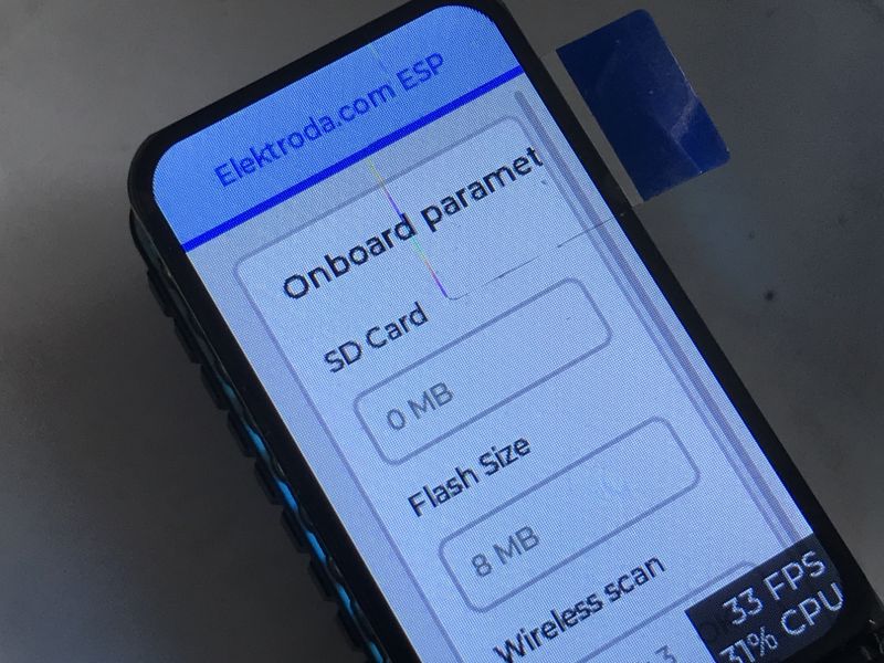 Wyświetlacz ESP32‑C6‑LCD‑1.47 z interfejsem testowym parametrów pamięci i sieci