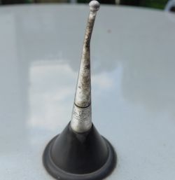 Jak wymienić bat w antenie dachowej - utrudnione odkręcanie