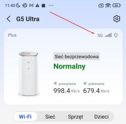 Ekran aplikacji routera ZTE pokazujący status sieci 5G i prędkości przesyłu danych