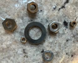 Regeneracja alternatora Bosch 100 - co zrobić z pozostałymi nakrętkami?