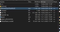 Zrzut ekranu katalogu z plikami MowaPiperRawMulti.exe, lid.176.bin i folderem voices