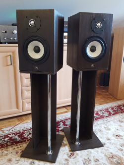 Monitor na STX: ALX + FGX (aluminium i włókno szklane) Monitor na STX: ALX + FGX (aluminium i włókno szklane)