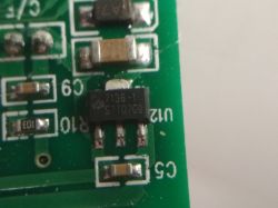 Mały i uniwersalny, elektroniczny termometr panelowy Mały i uniwersalny, elektroniczny termometr panelowy