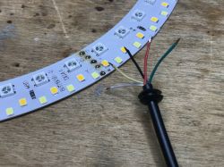 Lampa pierścieniowa LED USB RGBCW - budowa, wnętrze, naprawa