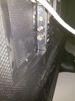 Jak podłączyć słuchawki do TV Samsung bez wejścia AUX?