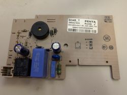 Moduł sterujący Amica ZIA 428 z wyraźnie widocznymi elementami elektrycznymi i uszkodzonym rezystorem.