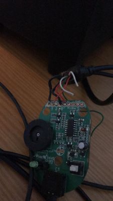 Podłączenie kabli w regulatorze głośności Logitech - schemat?
