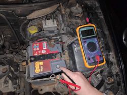 Fiat Punto II - wzrost poboru prądu po odłączeniu alarmu