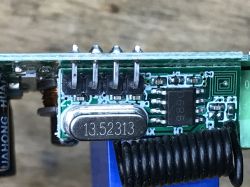 Zestaw RF pilot "włącznik" na baterie i przekaźnik do schowania w puszce (niby WiFi?)