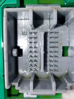 Volvo XC90 '05 CEM nie zasila zegarów, panelu klimy i fotela kierowcy