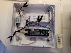 Non-functioning half of the 4X LED G4 12 V lamp - no response to remote control, battery replacement