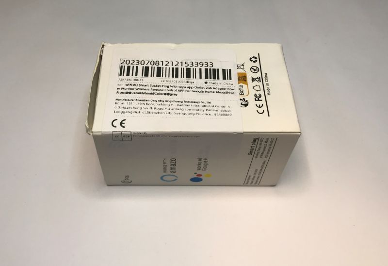 Smart Plug Wi-Fi Box Box for a smart plug with printed product information and barcode.