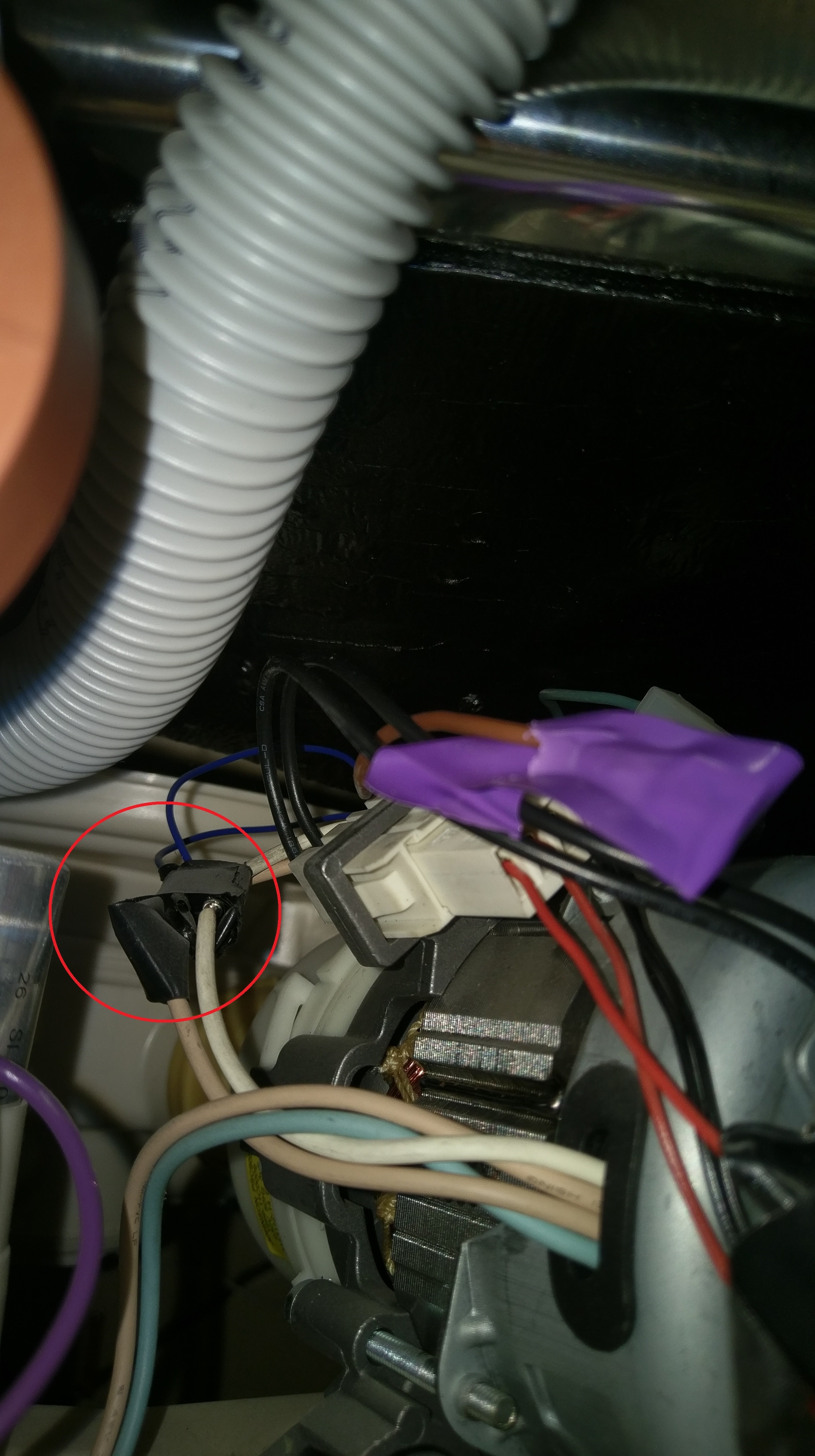 Identifying and Locating (PR) Level Pressure Switch in Electrolux