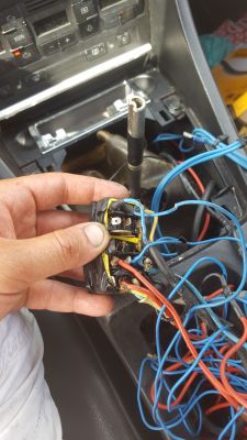 [Air Ride] Jak podłączyć 4 cewki elektrozaworów do 2 przełączników 3-pin?