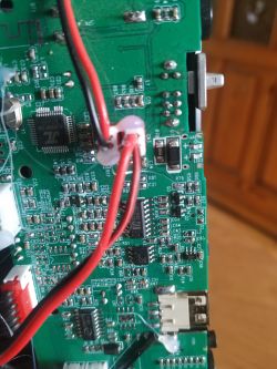 MediaTech Boombox BT MT3145: How to Charge Device Bypassing Micro USB Port?