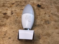 Inteligentna 'żarówka' WOJ14413 WiFi LED CCT - wnętrze, aplikacja, Tasmota