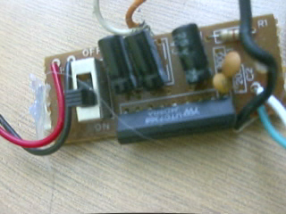 Jak wyeliminować szum we wzmacniaczu z radia DIY?