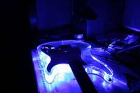 Świecąca gitara elektryczna