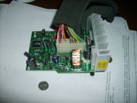 Czy to jest wzmacniacz subwoferowy? Połaczenie?