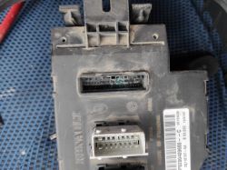 Renault Trafic 2007 - Nie działa szyba kierowcy. Kierunkowskazy szybko mrugają.