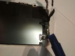 Jak wymienić wyświetlacz w iPhone SE? Jak wymienić wyświetlacz w iPhone SE?