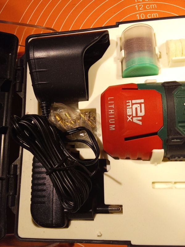 Akumulatorowa szlifierka Parkside PFBS12A1 12V z Lidla - test i recenzja