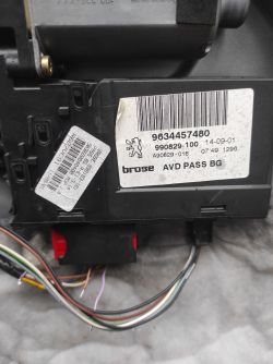 Peugeot 307 moduł sterownika szyb i czujnik temperatury zewnęcznej.