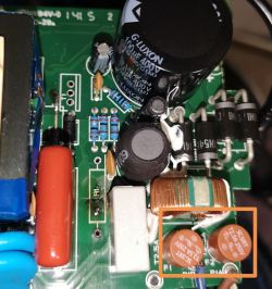 Ctek MXS 7.0 - Oderwany element od płyty, poszukiwanie miejsca montażu