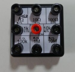 Pudełko z rezystorami - tester omomierzy