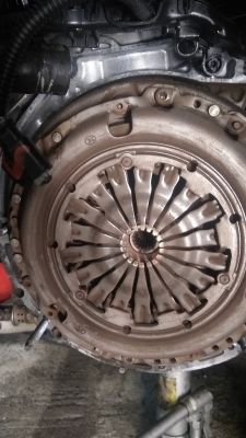 Peugeot 301 pedał sprzęgła w podłodze. Peugeot 301 pedał sprzęgła w podłodze.