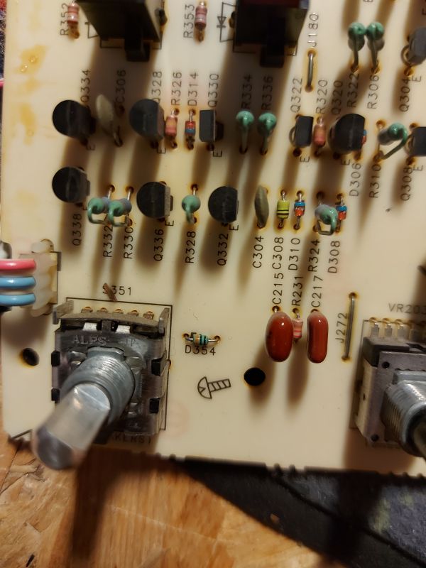 Poszukiwany zamiennik diody MA4030MTA do wzmacniacza Technics SU-VX800 - schemat D354