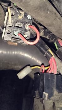 Renault Trafic 2.0 2007 - Uszkodzone przewody przekaźnika Webasto