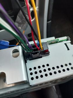 Podłączenie oryginalnego radia z VIN w Peugeot 307 HDI 2007 - kolor przewodów