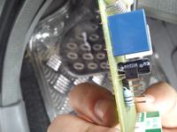 Jak zidentyfikować model autoalarmu INFERNO z kluczykiem P052?