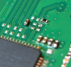 PS4 - Jakie parametry ma brakujący kondensator przy MN86471A?