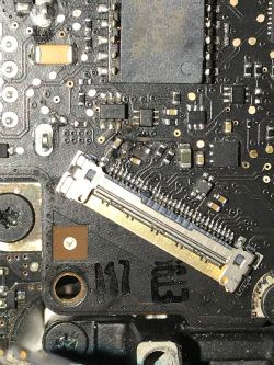 Apple Macbook Pro 13 Mid 2012 - Matryca świeci na biało Apple Macbook Pro 13 Mid 2012 - Matryca świeci na biało