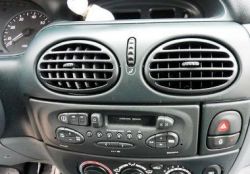 Jak podłączyć radio z wyjściem na 4 głośniki do Renault Scenic1 1997?