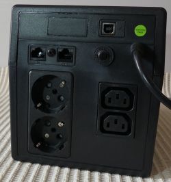 Comparison of online and offline UPS features - Green Cell