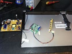 Jak zasilić matrycę TPM215HW01-HTN01 z akumulatora 24V?