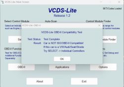Zrzut ekranu z programu VCDS-Lite z błędem braku zgodności OBD-II.