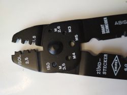 Wielofunkcyjne szczypce Knipex 9721215B, recenzja Wielofunkcyjne szczypce Knipex 9721215B, recenzja