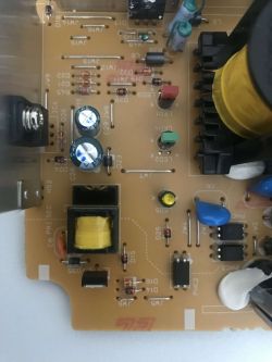 Ładowarka MAKITA DC18RA T 230V - identyfikacja elementów Ładowarka MAKITA DC18RA T 230V - identyfikacja elementów