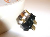 Podłączenie modułu blokującego podnoszenie szyby w samochodzie GM (Chevrolet)