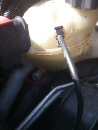 Nieszczelny zbiornik wyrównawczy citroen c2 1.4 hdi