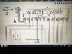 Peugeot 308 T7 1.6hdi 90km - Montaż uniwersalnego modułu c.zamka -kierunkowskazy