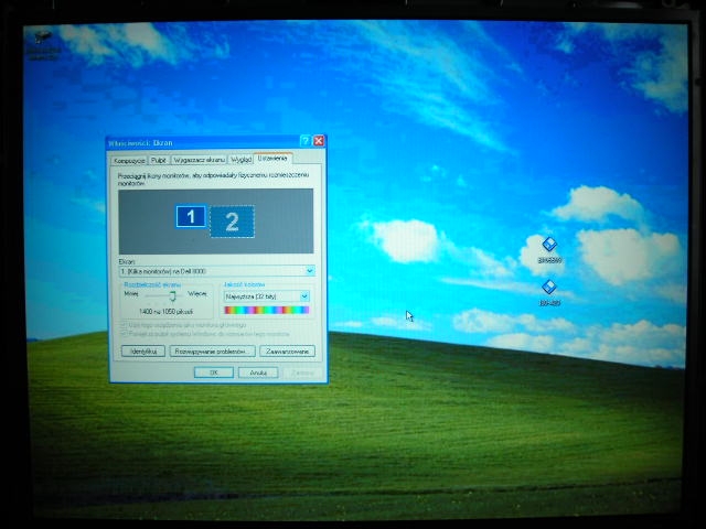 DELL inspiron 8000 jak przesunąć obraz (real foto) ?