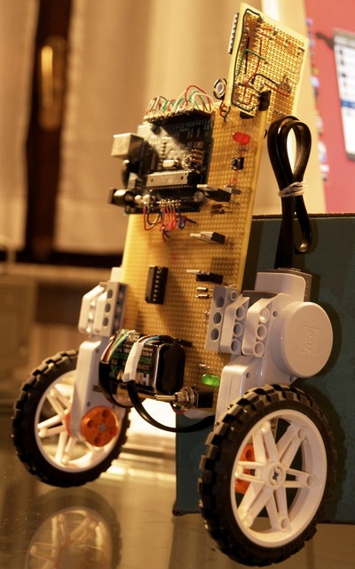 Mini segway dwukołowy robot utrzymujący równowagę