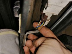 Citroen C4 1.6 16V 2004 - Obejście niefunkcjonującego mikrostyku lewych drzwi