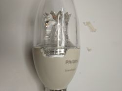 Philips SceneSwitch, lampa LED z regulacją jasności świecenia Philips SceneSwitch, lampa LED z regulacją jasności świecenia